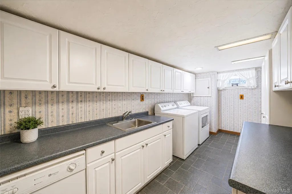 389 Yale Road Garden City NY 11530