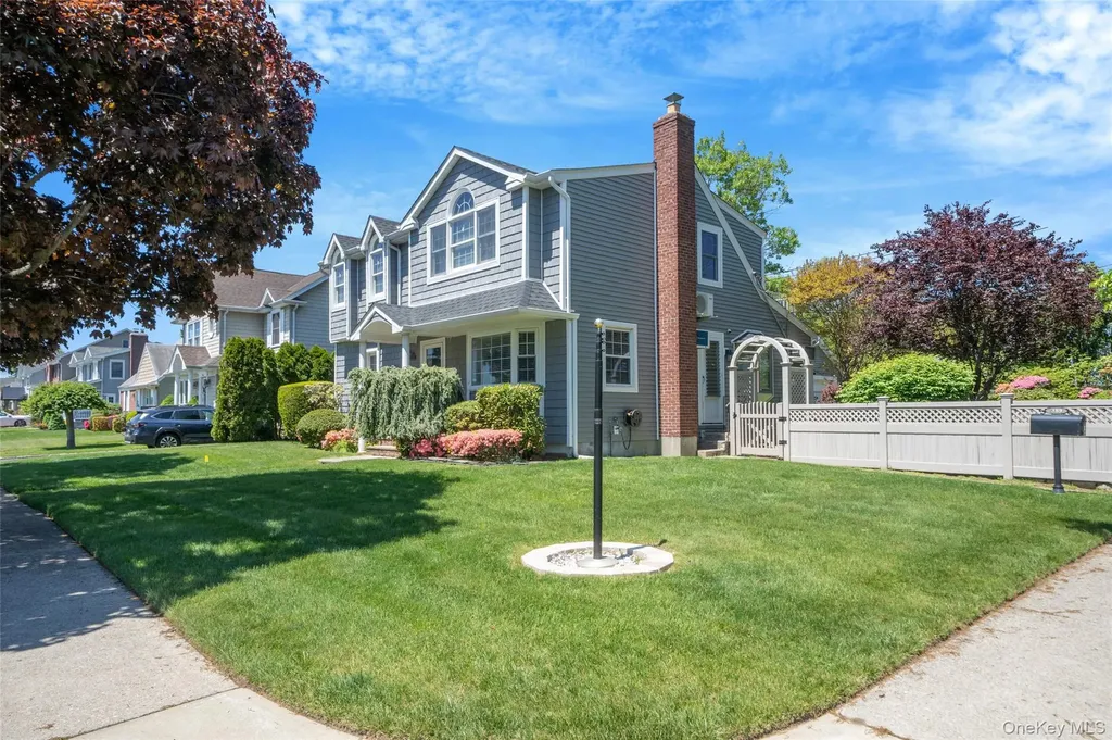 389 Yale Road Garden City NY 11530