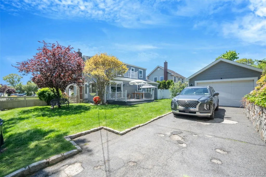 389 Yale Road Garden City NY 11530