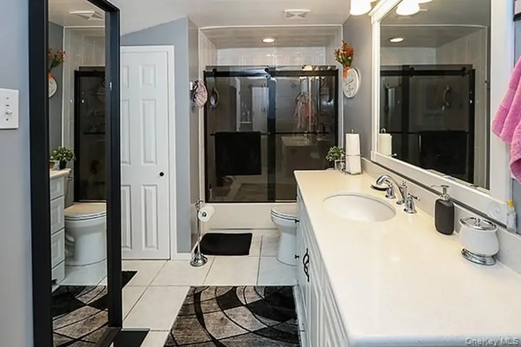 56 Haven Lane Levittown NY 11756