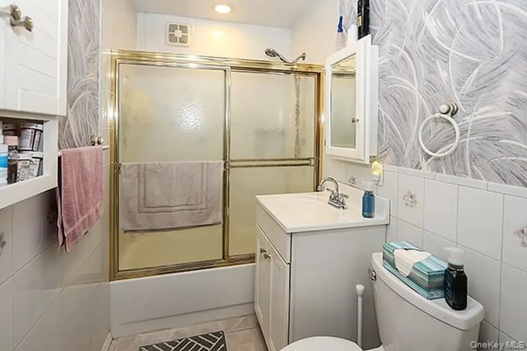 56 Haven Lane Levittown NY 11756