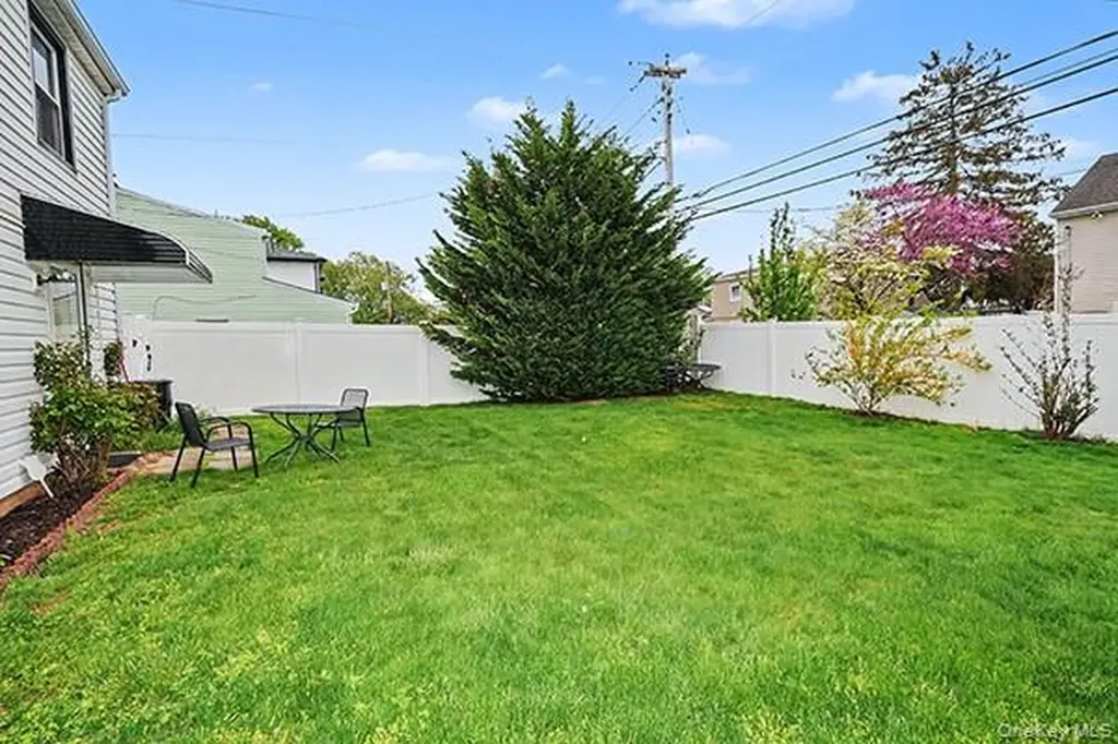 56 Haven Lane Levittown NY 11756