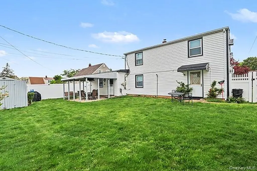 56 Haven Lane Levittown NY 11756
