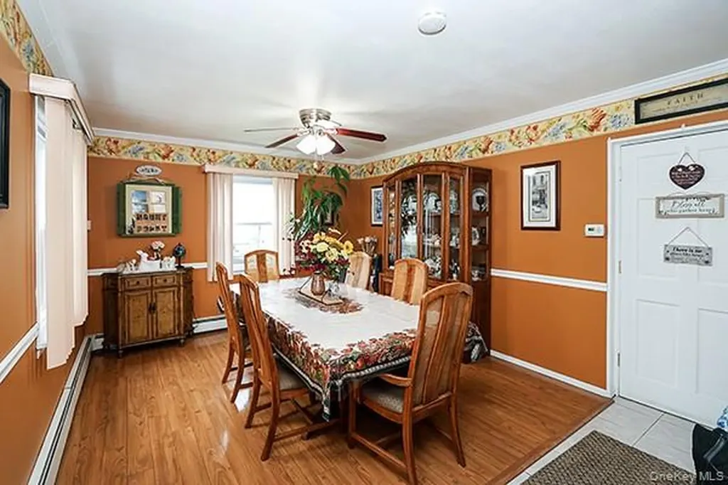 56 Haven Lane Levittown NY 11756