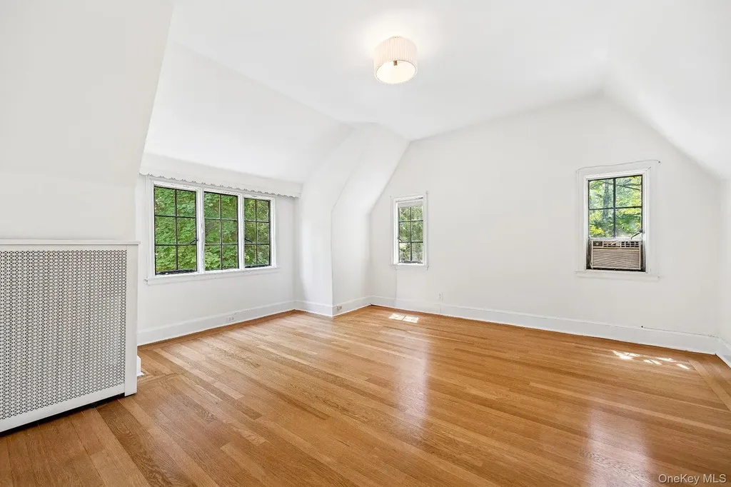 10 River Road Scarsdale NY 10583