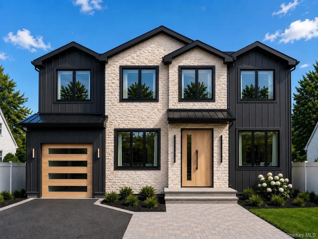 28 Choir Lane Westbury NY 11590