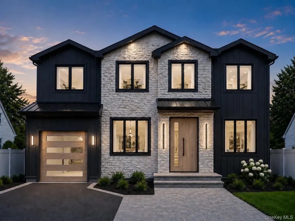 28 Choir Lane Westbury NY 11590