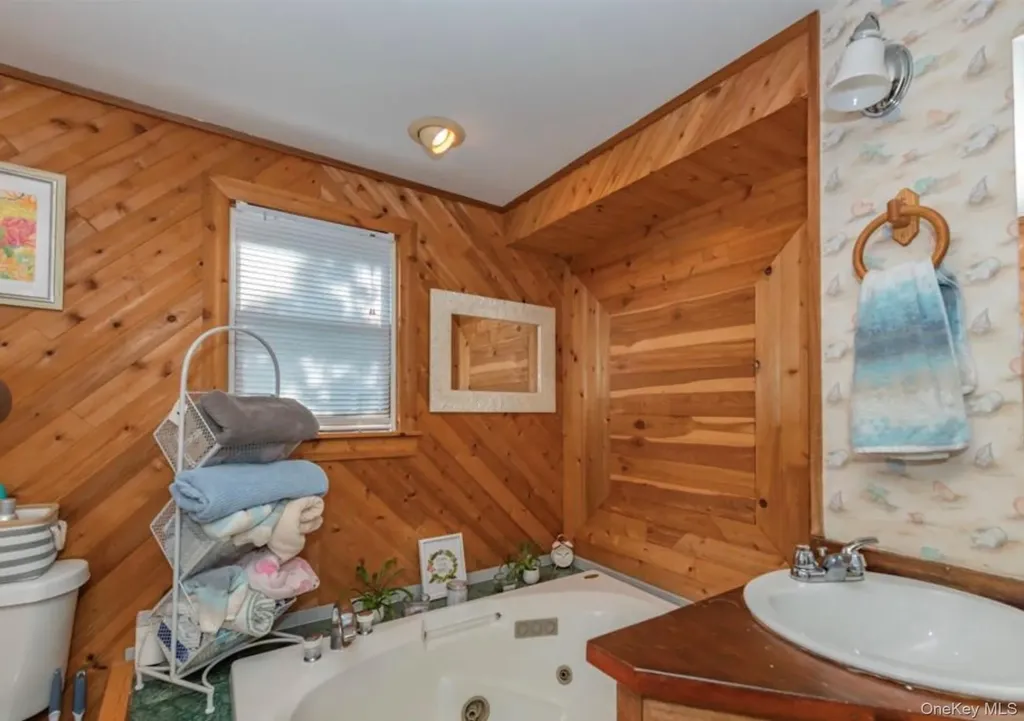 1385 Old Shipyard Lane Southold NY 11971