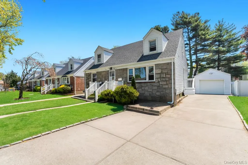 445 Peninsula Boulevard Lynbrook NY 11563