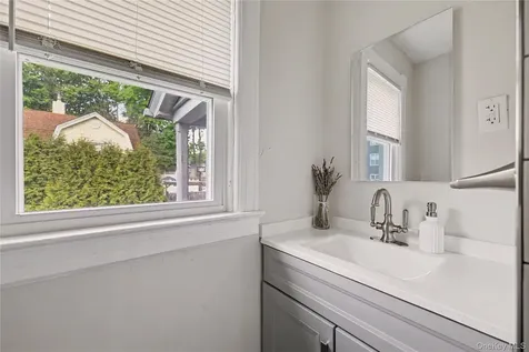 17 Grant Street Pleasantville NY 10570