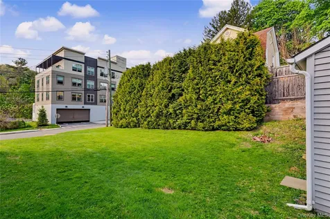 17 Grant Street Pleasantville NY 10570