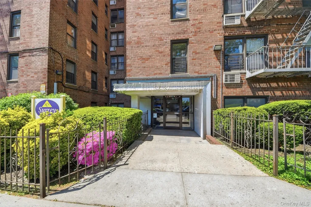 3531 Bronxwood Bronx NY 10469