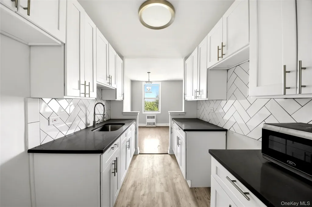 3531 Bronxwood Bronx NY 10469