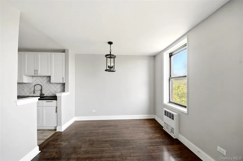 3531 Bronxwood Bronx NY 10469