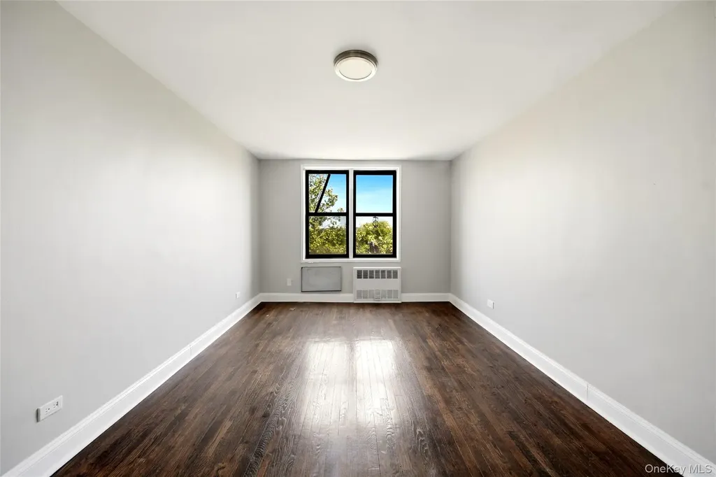 3531 Bronxwood Bronx NY 10469