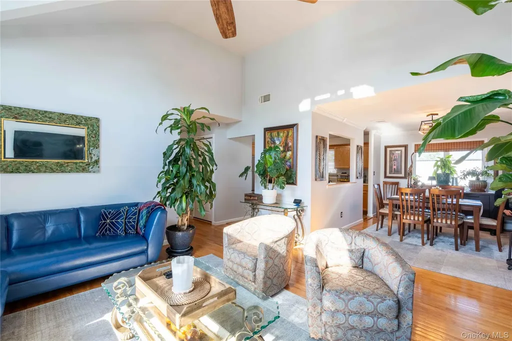671 Tabor Place East Meadow NY 11554