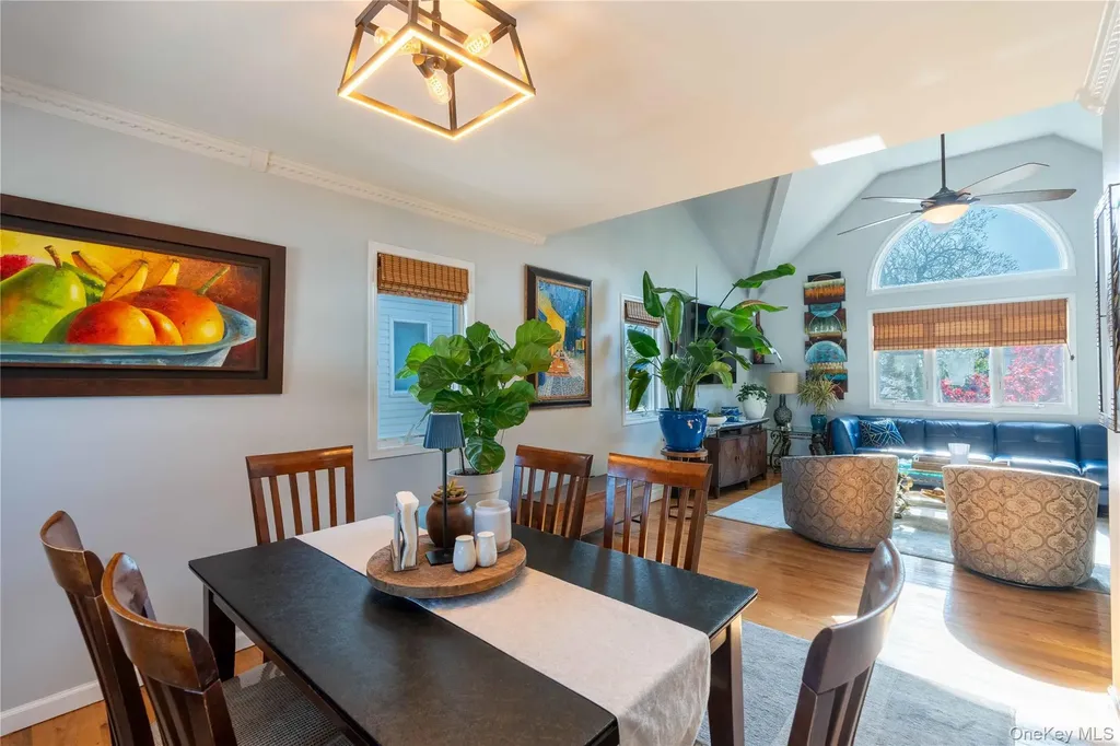 671 Tabor Place East Meadow NY 11554