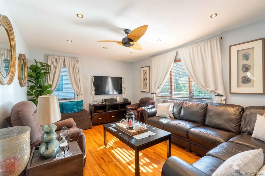 671 Tabor Place East Meadow NY 11554