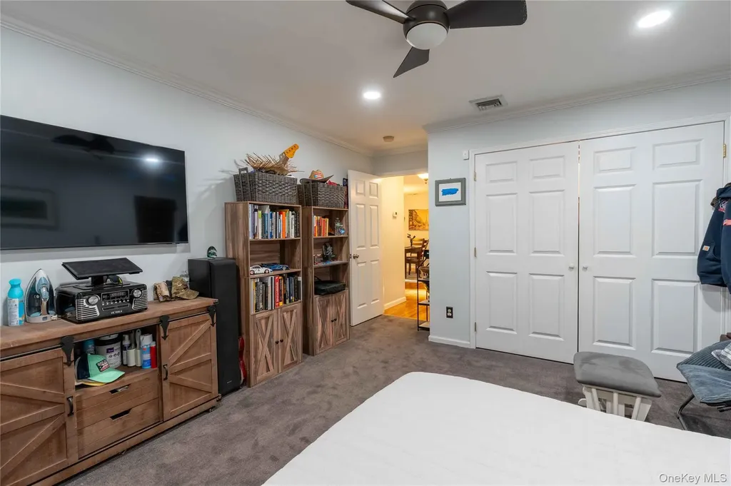 671 Tabor Place East Meadow NY 11554