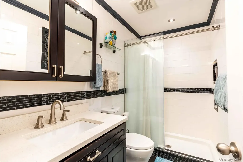 671 Tabor Place East Meadow NY 11554