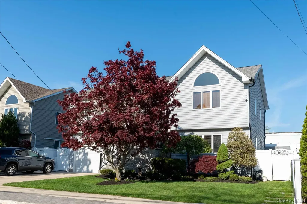 671 Tabor Place East Meadow NY 11554
