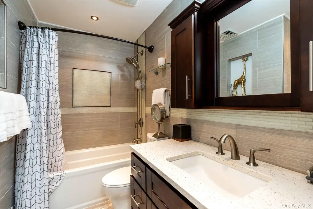 671 Tabor Place East Meadow NY 11554