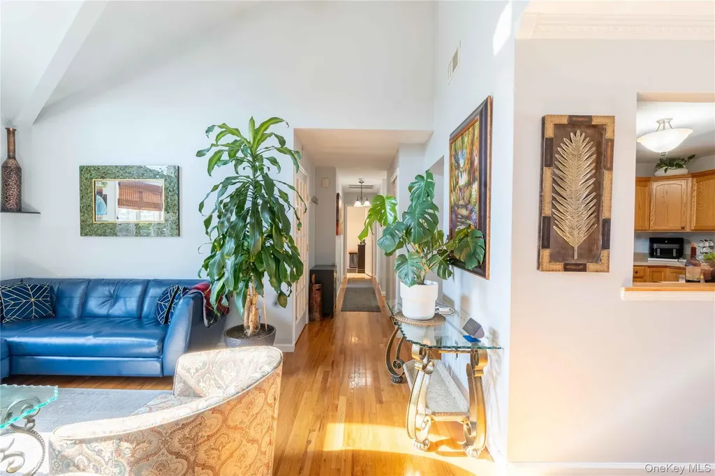671 Tabor Place East Meadow NY 11554