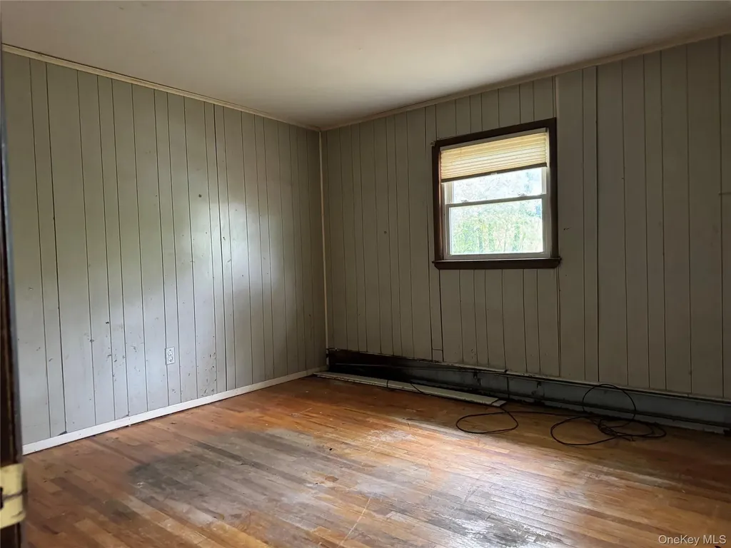 24 Emperor Lane Montgomery NY 12549