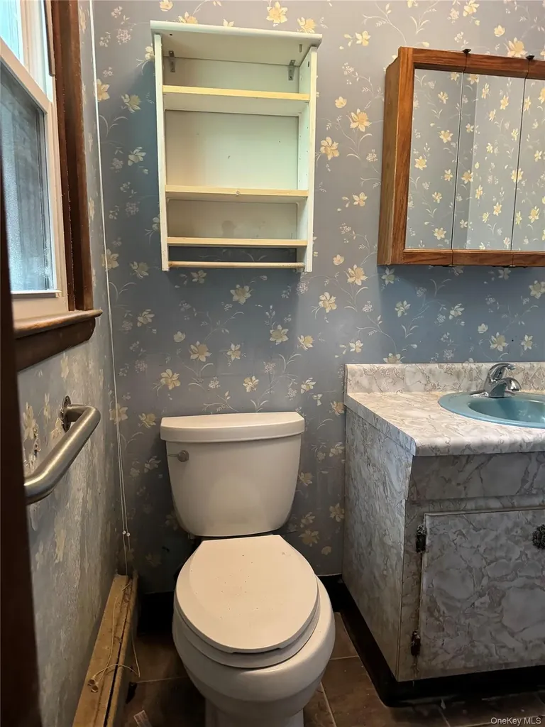 24 Emperor Lane Montgomery NY 12549
