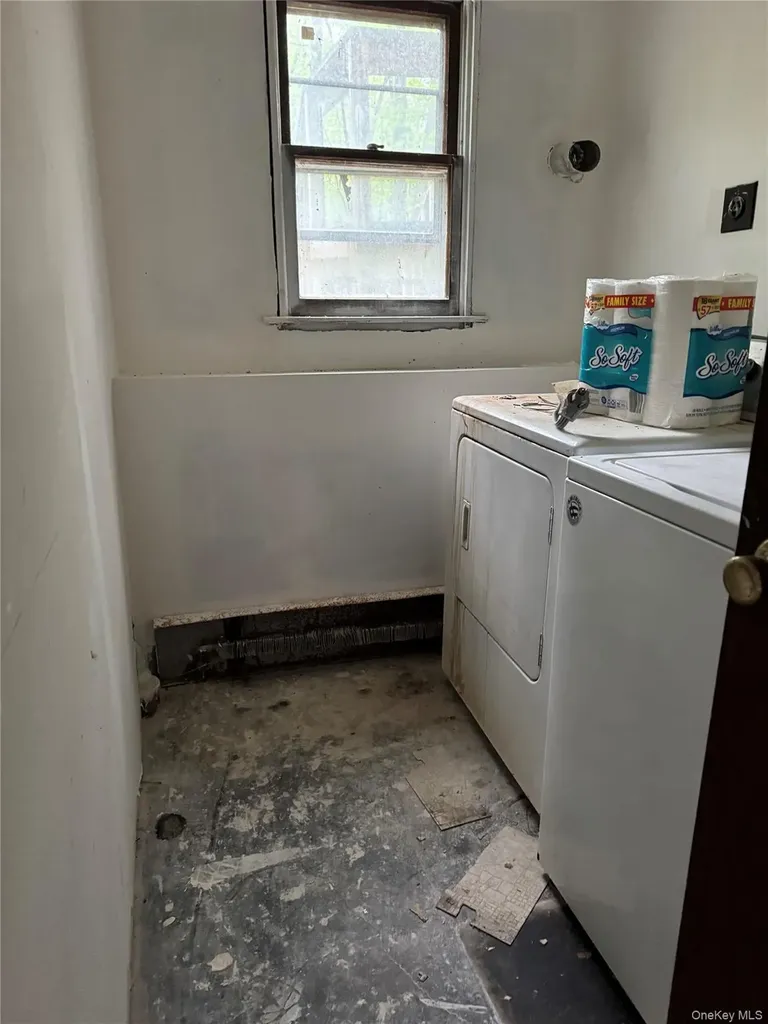 24 Emperor Lane Montgomery NY 12549
