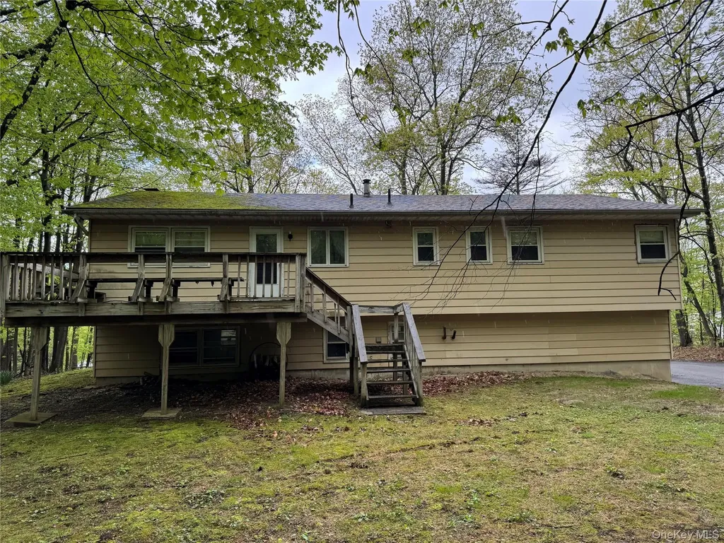 24 Emperor Lane Montgomery NY 12549
