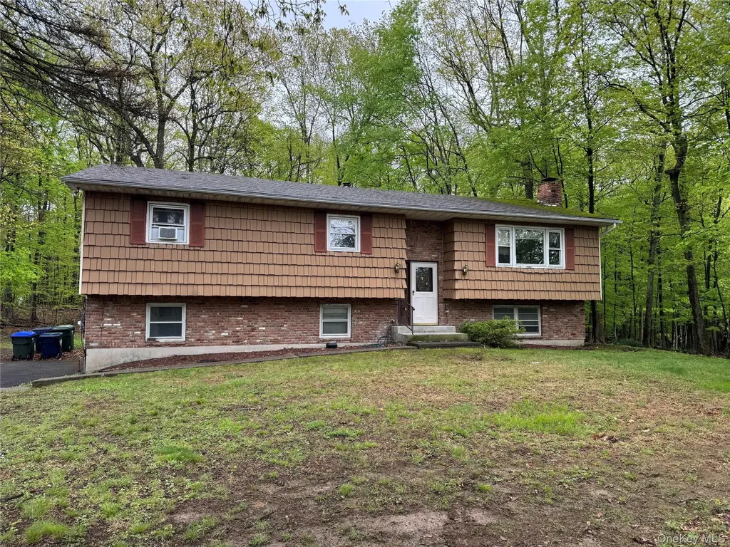 24 Emperor Lane Montgomery NY 12549