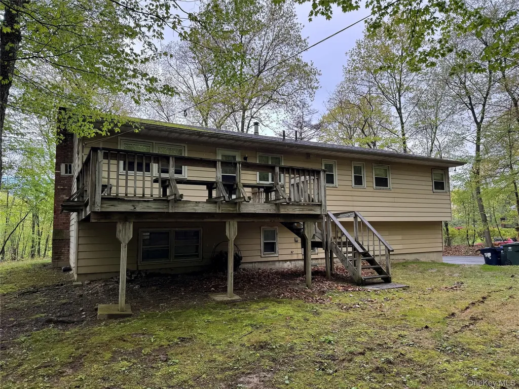 24 Emperor Lane Montgomery NY 12549