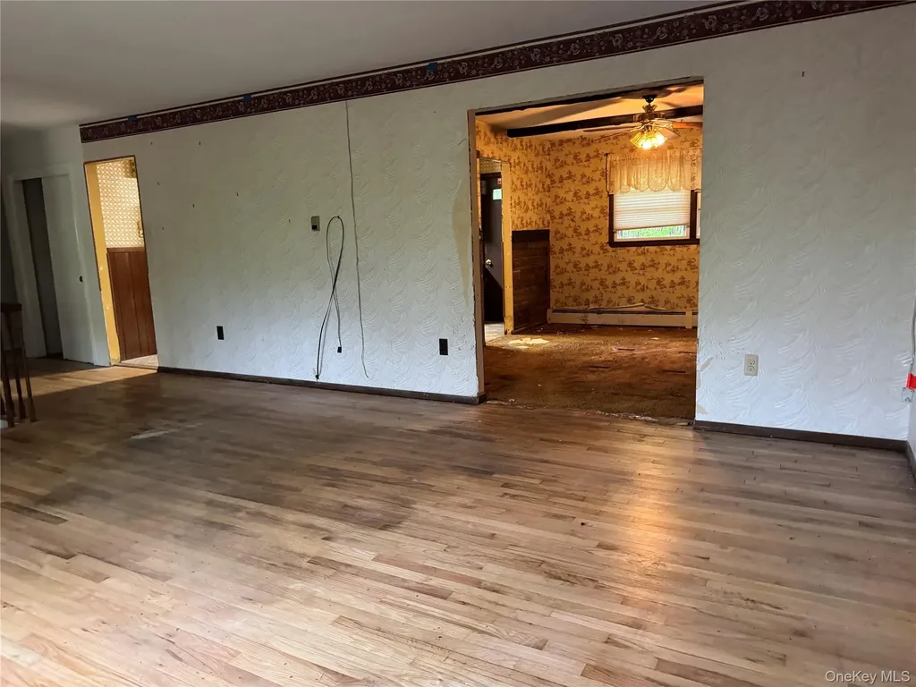 24 Emperor Lane Montgomery NY 12549