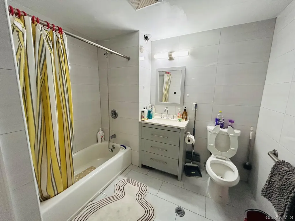 13216 Maple Avenue Flushing NY 11355
