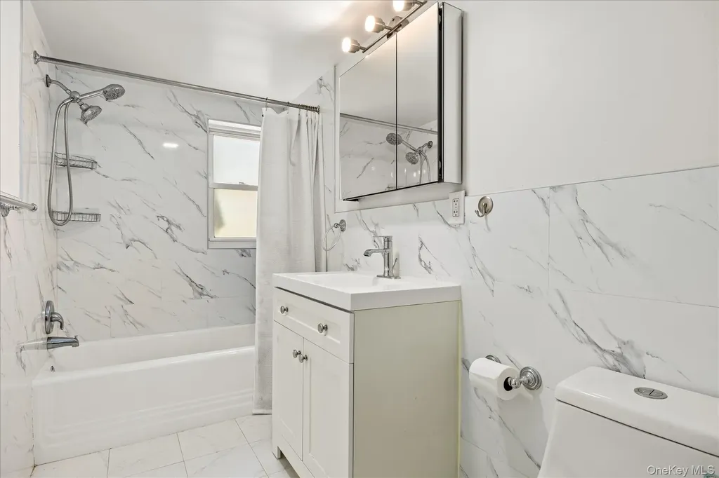 2067 32nd Street Astoria NY 11105