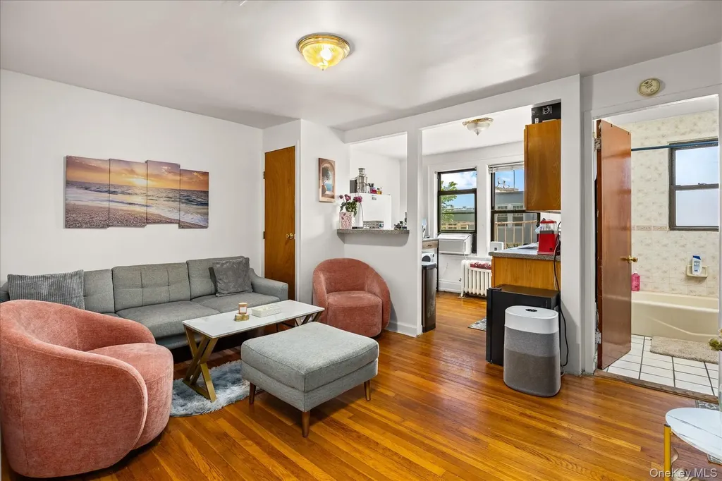 2067 32nd Street Astoria NY 11105
