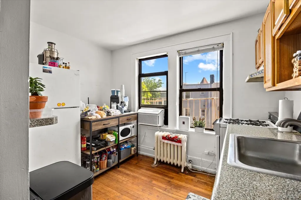 2067 32nd Street Astoria NY 11105