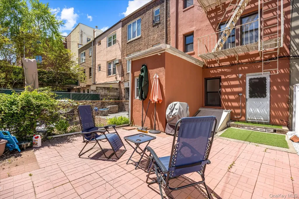 2067 32nd Street Astoria NY 11105