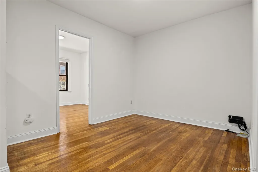 2067 32nd Street Astoria NY 11105