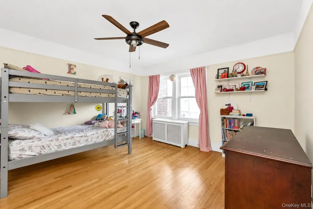 376 Cochran Place Valley Stream NY 11581