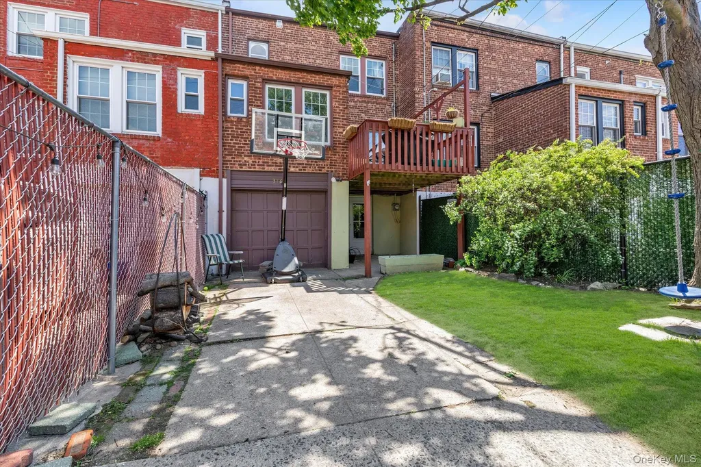 376 Cochran Place Valley Stream NY 11581