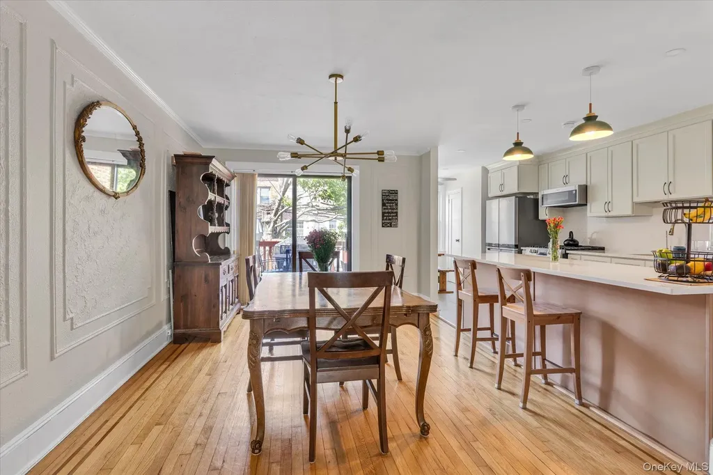 376 Cochran Place Valley Stream NY 11581