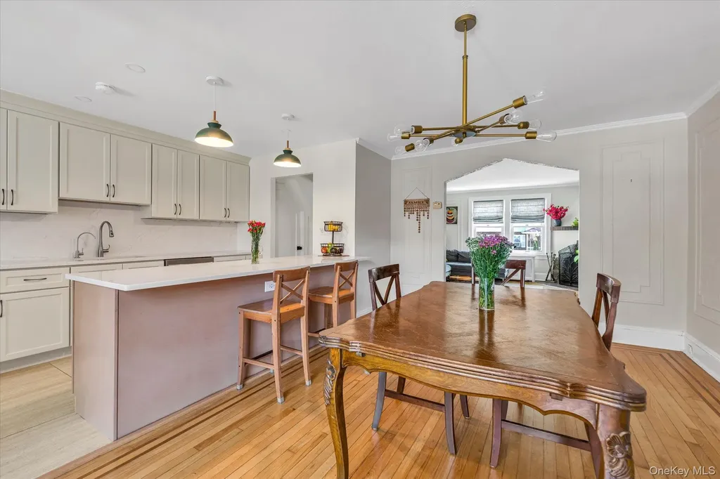 376 Cochran Place Valley Stream NY 11581