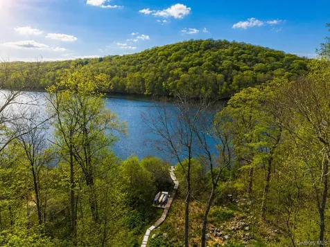 101 Seven Hills Lake Drive Carmel NY 10512