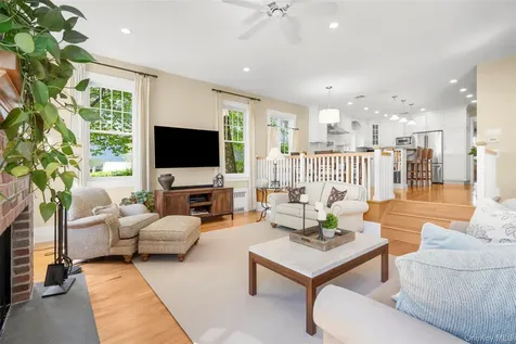 7 Soundview Drive Larchmont NY 10538