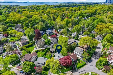 7 Soundview Drive Larchmont NY 10538
