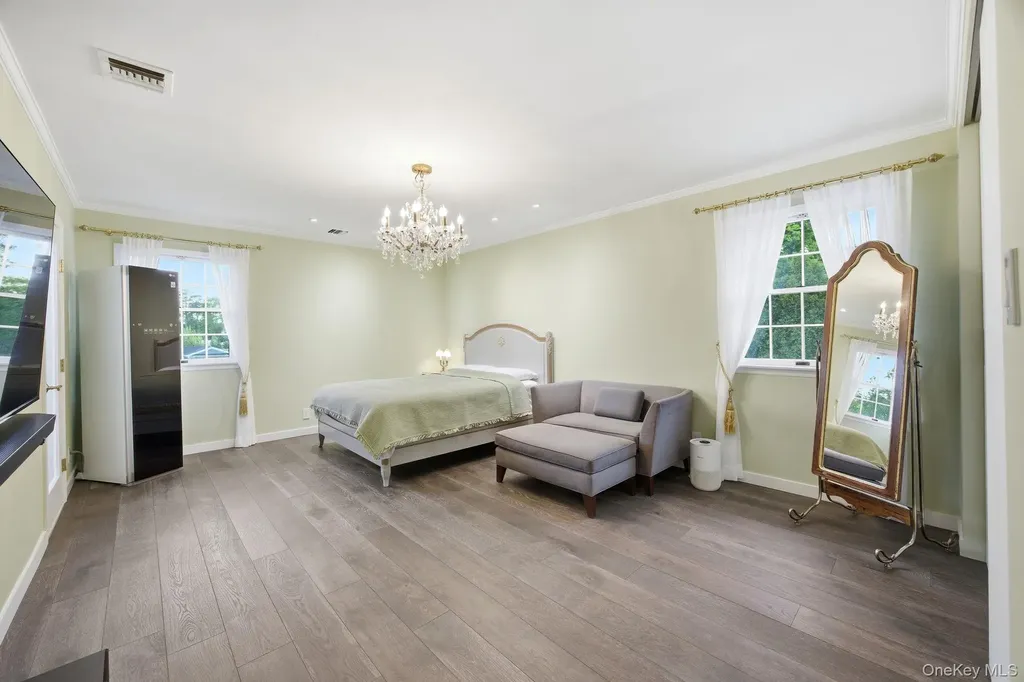 23411 38th Drive Douglaston NY 11363