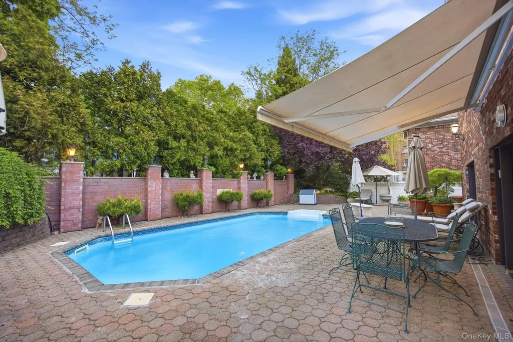 23411 38th Drive Douglaston NY 11363