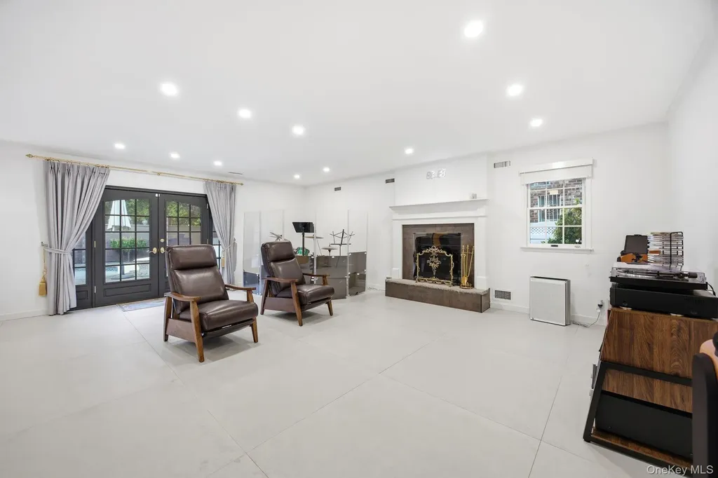 23411 38th Drive Douglaston NY 11363